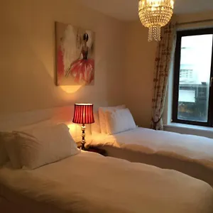 https://eliza-lodge-temple-bar.dublin-hotelsweb.com