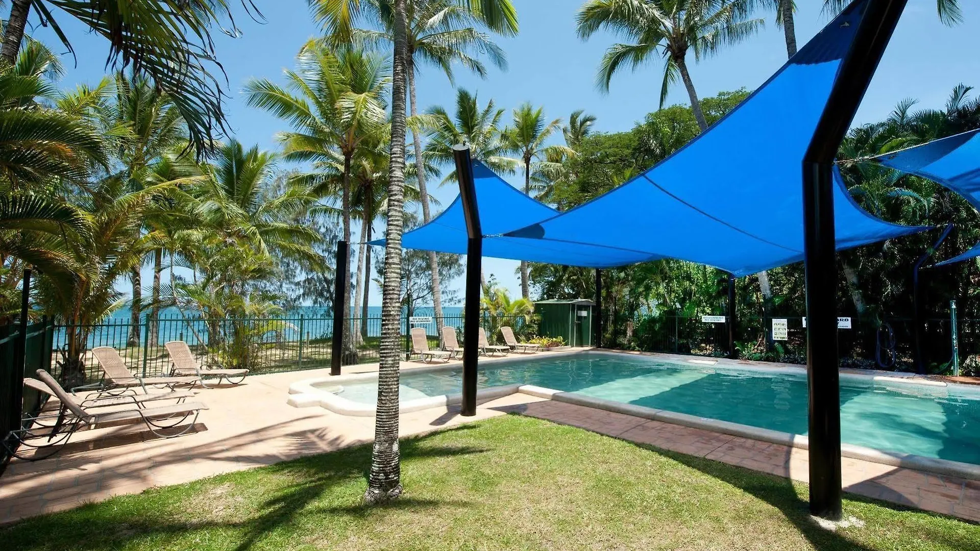 Ellis Beach Oceanfront Holiday Park Palm Cove 4*,